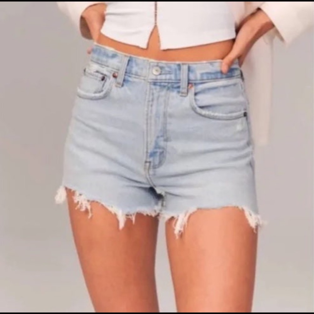 Abercrombie curve love cutoff shorts